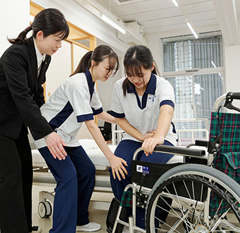 介護福祉学科留学生