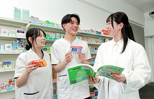 くすり・化粧品総合学科